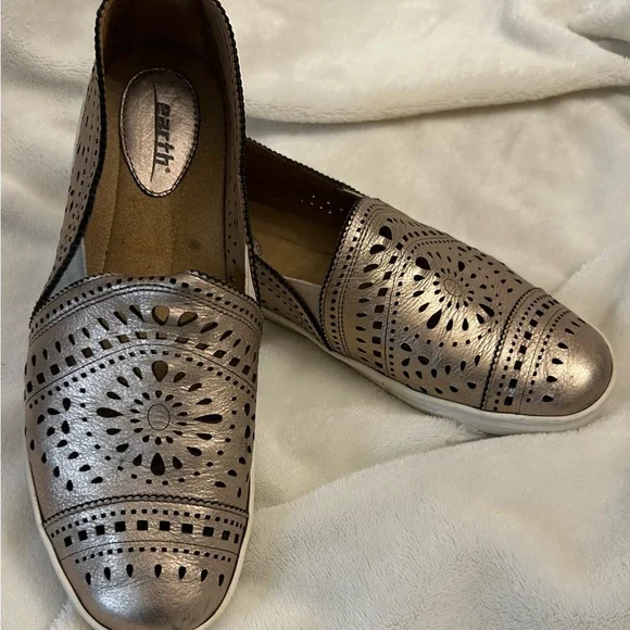 Earth | Shoes | Earth Womens Champagne Slipon Flats | Poshmark Earth | Shoes | Earth Womens Champagne Slipon Flats | Poshmark